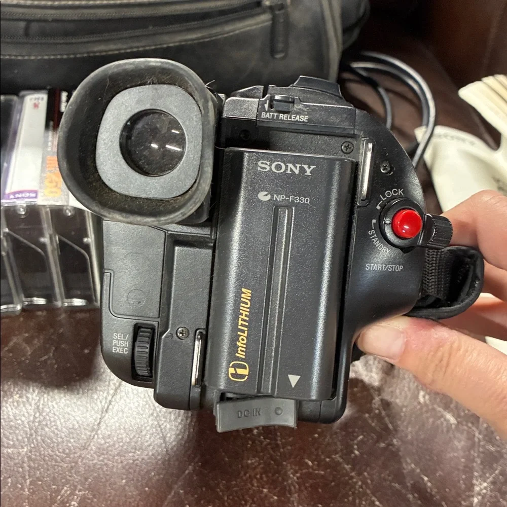 VTG 1998 Sony Handycam Video Camera Recorder